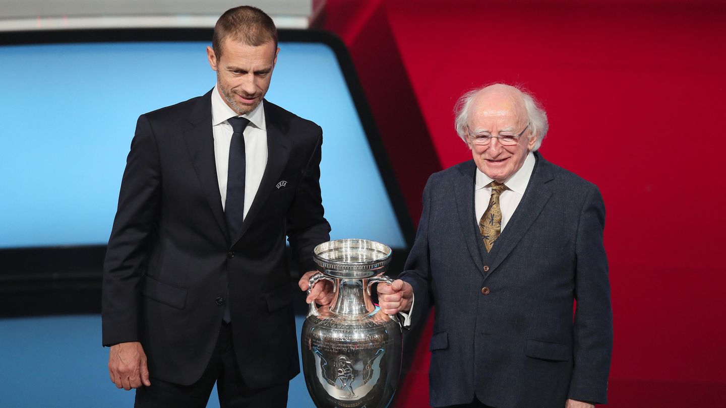 Warum führt die Uefa einen weiteren Wettbewerb ein?  Der Wunsch nach einem neuen Wettbewerb kam von den in der European Club Association ECA organisierten Vereinen und speziell aus den Schwellenländern des europäischen Fußballs. Teams aus Ländern wie Rumänien, Österreich, Schweden oder Ungarn versprechen sich durch diesen Wettbewerb Zugang zu den prall gefüllten Geldtöpfen des Europacups, aber auch die Chance, in einem internationalen Wettbewerb länger dabei zu sein als nur in der Qualifikation oder bestenfalls der Gruppenphase. Die Uefa um Präsident Aleksander Ceferin (links) nahm das Begehr gerne auf - neue Formate versprechen noch mehr Einnahmen.