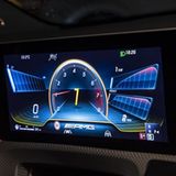 Bunt und informativ: Die digitale Anzeige im Mercedes-AMG A 35 4MATIC