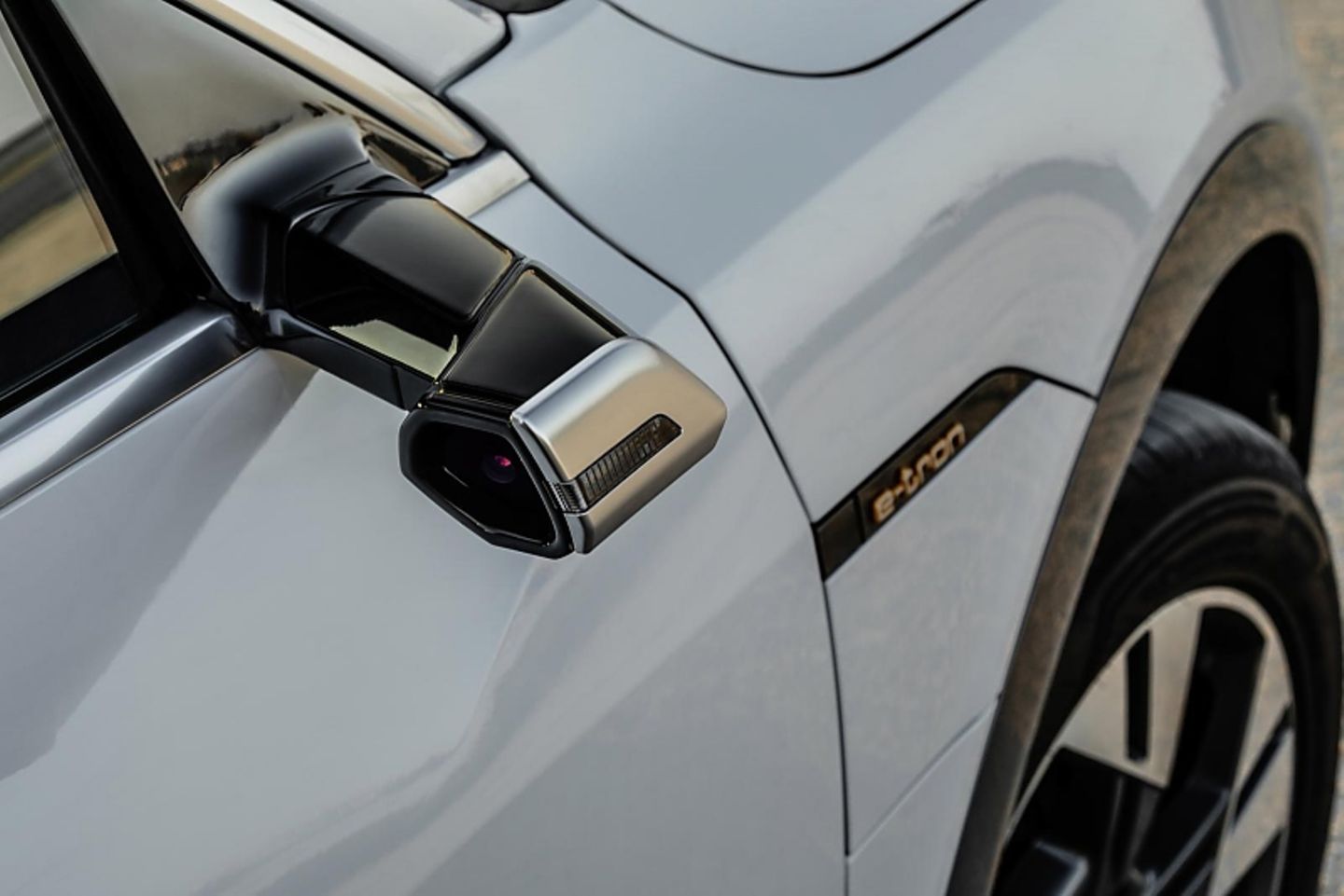 Kameras statt Rückspiegel beim Audi e-tron