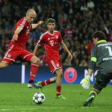 Der magische Moment: In der 89. Minute des rein deutschen Champions-League-Finales im Wembley-Stadion gegen Borussia Dortmund erzielt Robben ein Jahr später den 2:1-Siegtreffer. Das Triple ist gewonnen, das Jahr 2012 ist vergessen und der FC Bayern feiert das erfolgreichste Jahr seiner Geschichte - nicht zuletzt dank Arjen Robben.
