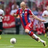 Nach dem Gewinn des Triples wird Pep Guardiola Trainer der Bayern und Robben zeigt sich in Bestform. 21 Tore erzielt er in dieser Saison. Nur in seiner ersten Spielzeit hat er mit 23 Treffern häufiger getroffen.