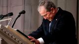 Trauerfeier Bush - George W. Bush trauert um seinen Vater