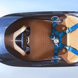 Viel Platz für den Fahrer im Mercedes Vision EQ Silver Arrow