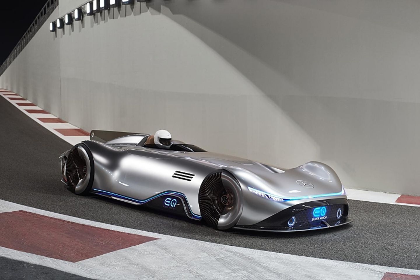 Mercedes Vision EQ Silver Arrow