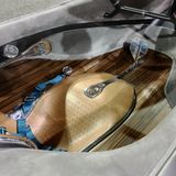 Viel Platz und ein fest fixierter Sitz im Mercedes Vision EQ Silver Arrow