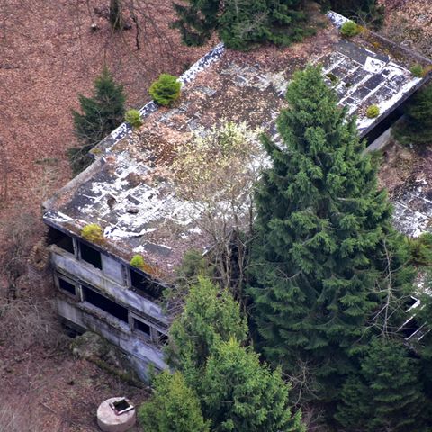 Im Rohbau stecken geblieben: Seit 1956 ruhen die Arbeiten an der Villa bei Prüm