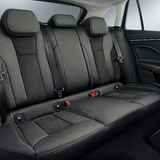 Im Fond sind die Platzverhältnisse großzügig