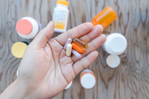 Unterschiedliche Vitaminpillen zur Einnahme