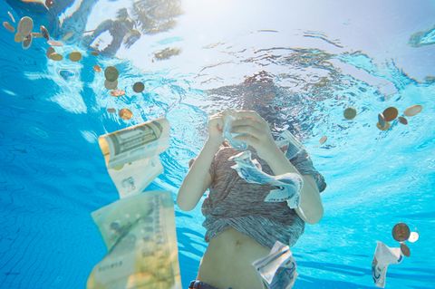 In dem Meer von Möglichkeiten, sein Studium zu finanzieren, bleibt manchmal nur der Studienkredit