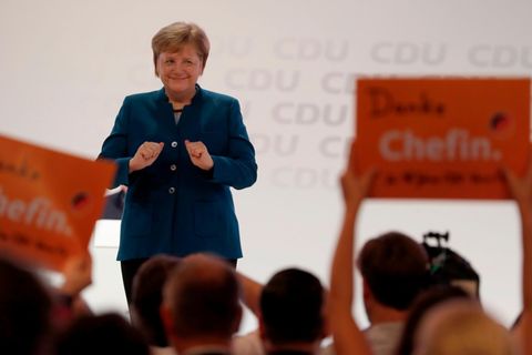 Angela Merkel hat für ihre letzte Rede als CDU-Chefin minutenlangen Applaus bekommen