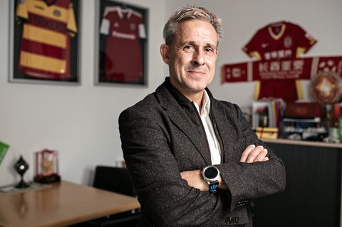 Pierre Littbarski: was macht der Ex-Fußball-Weltmeister heute?