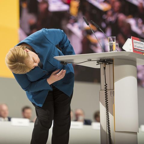 Angela Merkel und die Suche nach dem Erbe bei der CDU: Annegret Kramp-Karrenbauer ist neue Parteivorsitzende