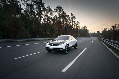 Wie das BEV des DS 3 Crossback hat der Opel GT X Experimental eine 50 kWh-Batterie