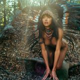 Akt-Kalender 2019: Ob als Hippie oder Wildling: Milo Moiré führt durch das neue Jahr