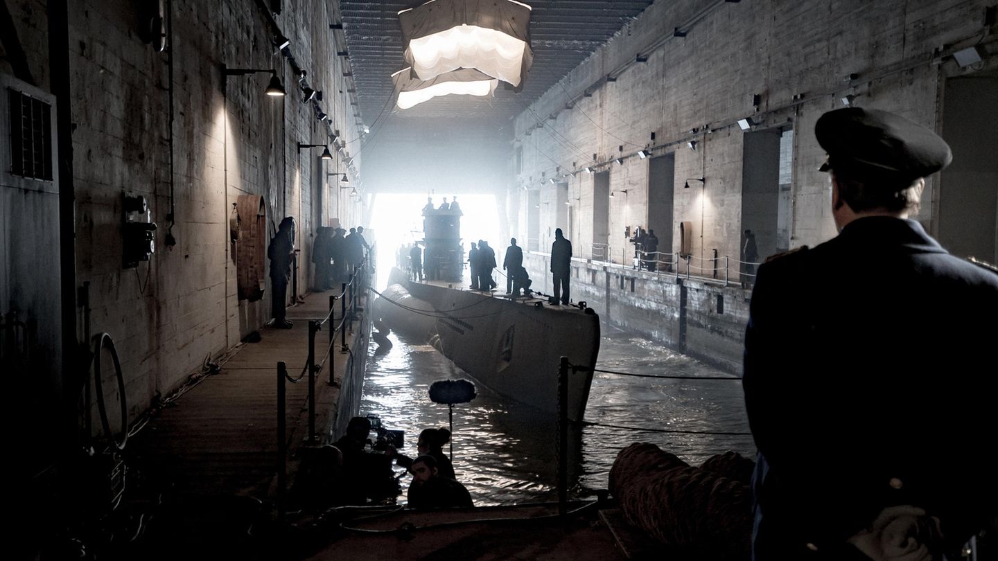 Nur in dem düsteren Bunker von La Rochelle sind die Boote sicher vor den Luftangriffen der Allierten.