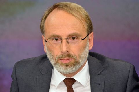 Oliver Schröm