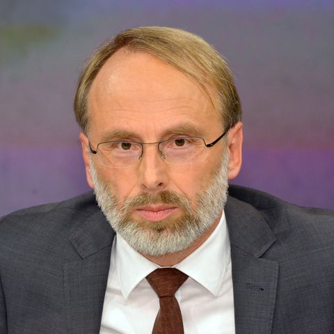 Oliver Schröm