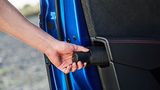 Beliebtes Feature auch im Skoda Kodiaq RS: der Schirm in der Türverkleidung