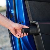 Beliebtes Feature auch im Skoda Kodiaq RS: der Schirm in der Türverkleidung