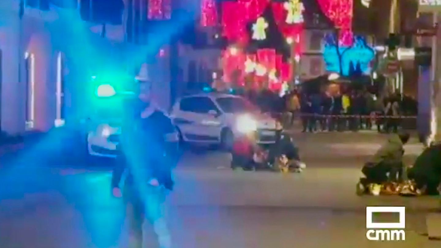 Videobild aus Straßburg: Verletzte werden versorgt