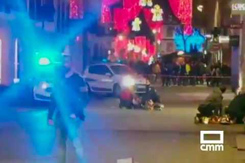 Videobild aus Straßburg: Verletzte werden versorgt