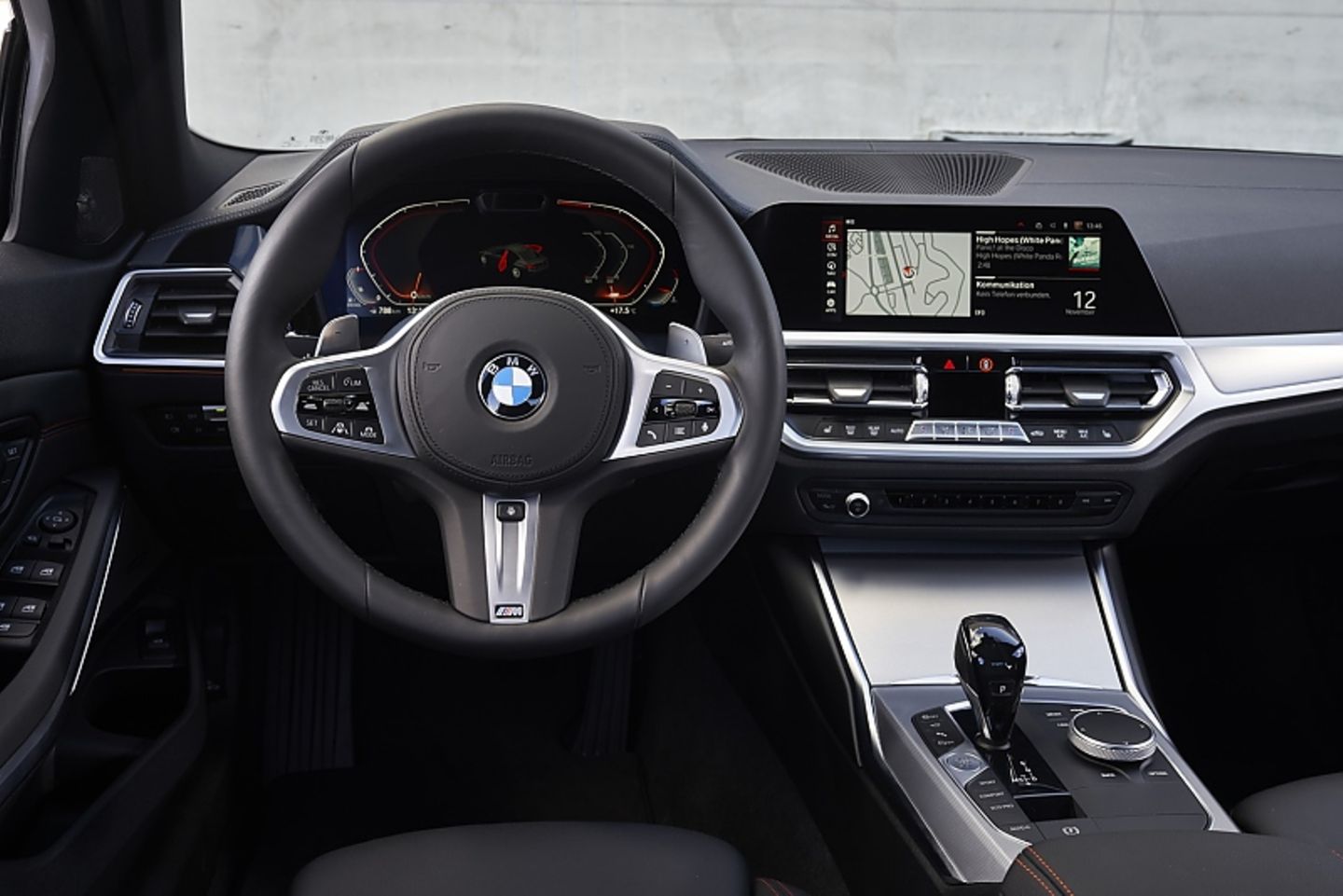 Das Cockpit des BMW 320d der Baureihe G20 / 2019
