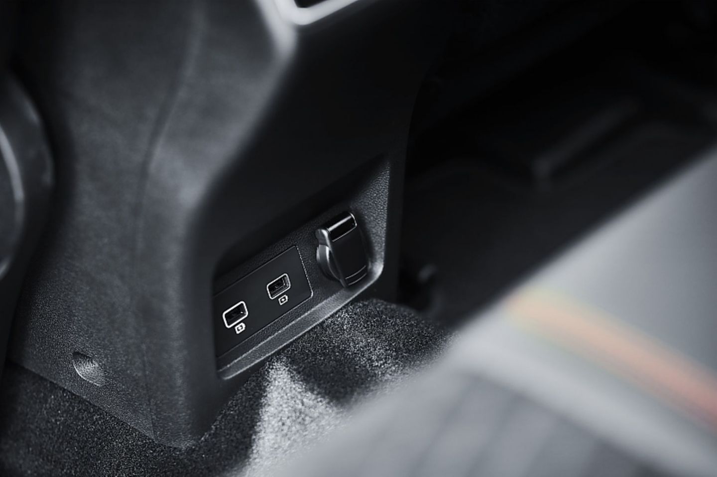 USB-Anschlüsse sind vorhanden