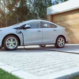 Warnsignal für E-Autos  Ab 1. Juli 2019 müssen neue Typen von Elektro- und Hybridautos mit einem akustischen Warnsignal ausgestattet werden, um Fußgänger und Radfahrer besser zu schützen. Bereits bestehende geräuschlose E-Autos dürfen aber zunächst weiter verkauft werden. Erst Mitte 2021 wird der Warnton für alle E-Neuwagen Pflicht.