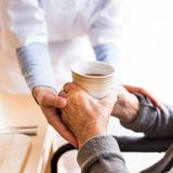 Mehr Pflegepersonal  Am 1. Januar 2019 tritt das Pflegepersonal-Stärkungsgesetz in Kraft. Dieses sieht 13.000 neue Stellen in Altenpflegeheimen vor. Wie schnell diese Stellen besetzt werden können, ist allerdings fraglich.