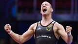 Frank Stäbler: Weltmeister Frank Stäbler, das ist an sich keine neue Bezeichnung für den Sportler aus Baden-Württemberg. Seit Ende Oktober aber ist Stäbler der erste Ringer der Welt, der in drei verschiedenen Gewichtsklassen Weltmeister im griechisch-römischen Stil wurde.