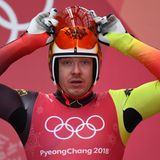 Felix Loch: Loch, der Dauergewinner des Rodelns, geht bei den Olympischen Winterspielen leer aus. Was klingt wie ein schlechter Witz, wurde für den Bayern im Februar in Südkorea bittere Realität. Im letzten Lauf der Einsitzer-Konkurrenz verspielt er nach klarer Führung mit einem Fahrfehler den dritten Einzelsieg nach 2010 und 2014 - und darf auch nicht in der Team-Staffel antreten.