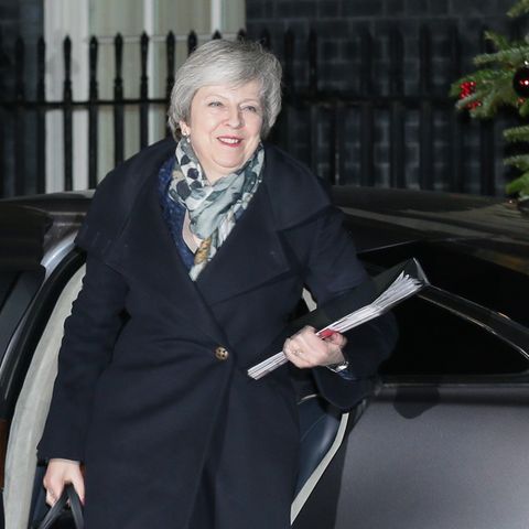 Misstrauensvotum abgewehrt: Theresa May ist vorerst gestärkt