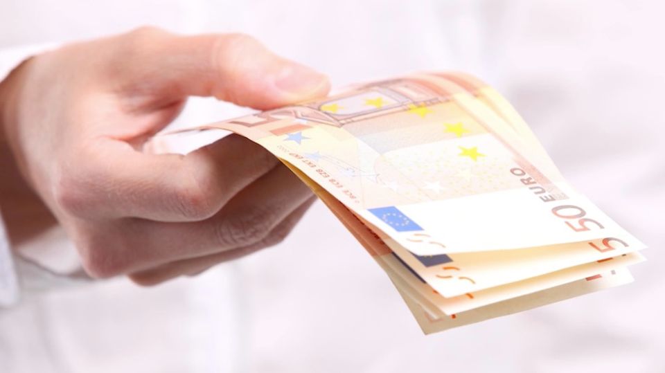 Euro-Scheine: Falschgeld im Umlauf: Polizei zeigt, wie man Blüten erkennt