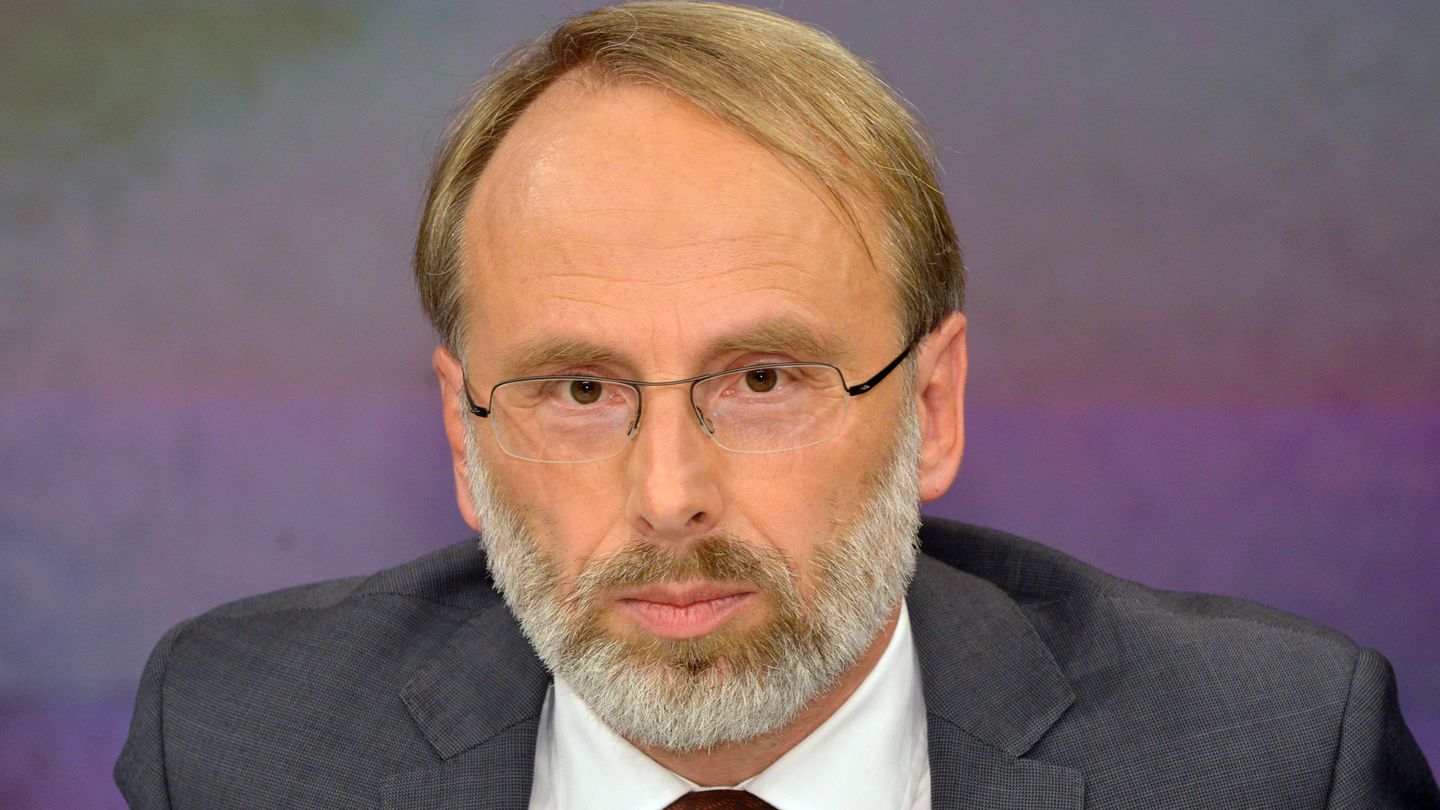 Oliver Schröm