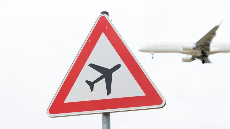 Bei der Schlichtungsstelle für den öffentlichen Personenverkehr (SÖP) ist die Zahl der Beschwerden über Flugreisen in diesem Jahr stark angestiegen