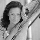 1.12. Stefanie Tücking (56): Der Tod kam über Nacht. Die TV- und Radio-Moderatorin erlag völlig überraschend einer Lungenembolie. Der großen Öffentlichkeit bekannt wurde sie durch die Musikvideo-Kultsendung "Formel eins". Zwei Jahre lang präsentierte sie die Sendung, 1987 wurde die damals 24-Jährige dafür mit der Goldenen Kamera ausgezeichnet. Bis zuletzt moderierte sie SWR-Radiosendungen und war auch als Sängerin aktiv in der SWR3-Band.