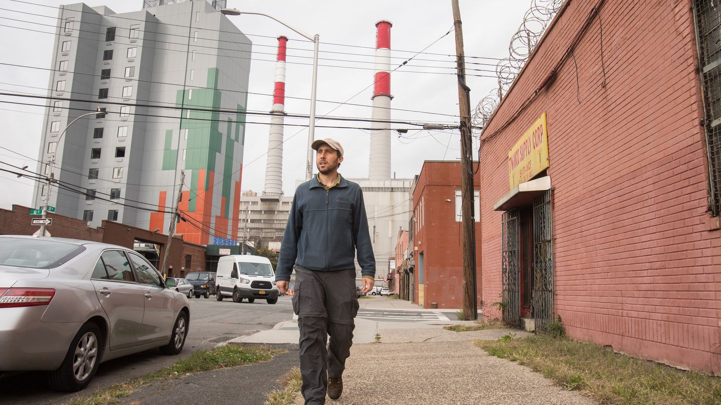 World tour in New York: A man walks through his hometown