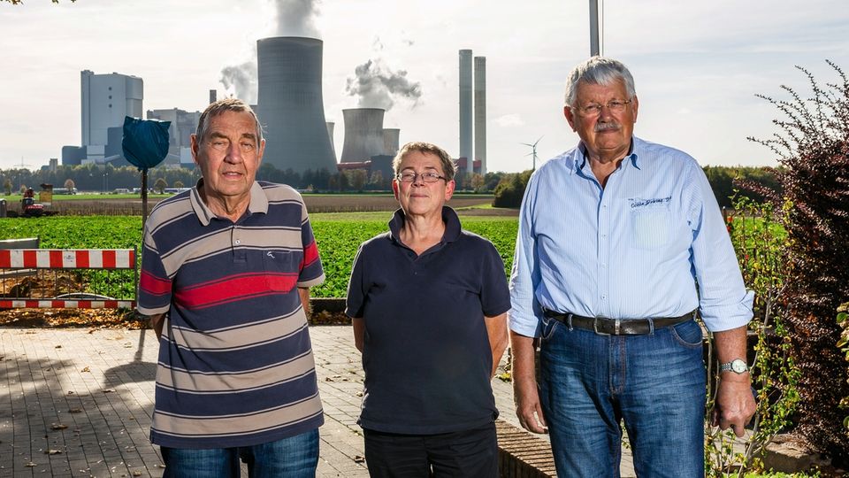 Klima- und Umweltschutz: Klimakiller: Hans-Joachim Gille, Ruth Hausmann und Walter Winkelius (v. l.) verhinderten vor Gericht ein neues Kohlekraftwerk – vorerst Klimakiller: Hans-Joachim Gille, Ruth Hausmann und Walter Winkelius (v. l.) verhinderten vor Gericht ein neues Kohlekraftwerk – vorerst