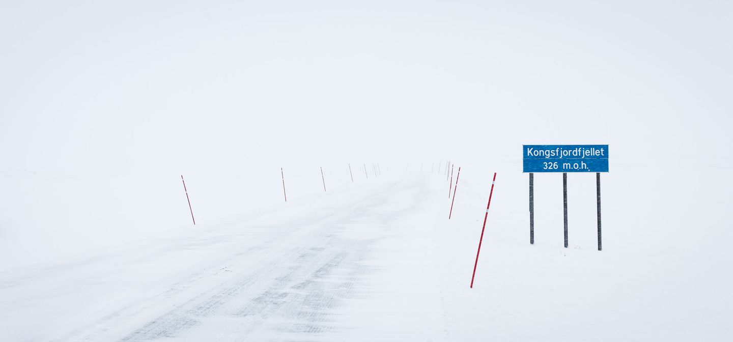 Kurz vor dem Whiteout: Straße im Kongsfjordfjellet auf der Varanger-Halbinsel