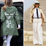Melania Trump in Texas und Afrika  First Lady Melania Trump leistete sich in diesem Jahr mehrere modische Fehltritte. Zu erwähnen wäre ihre grüne Jacke mit der Aufschrift "I really don't care – do u?", die sie beim Besuch eines Flüchtlingsheims an der mexikanischen Grenze trug. Für Irritationen sorgten auch die Outfits während ihrer Afrikareise. In Kenia setzte sie sich einen weißen Tropenhelm auf den Kopf, der an die Kolonialzeit erinnerte, in Ghana präsentierte sie Schuhe aus Schlangenhaut und in Ägypten posierte sie vor den Pyramiden wie der "Indiana Jones"-Bösewicht Dr. René Belloq.