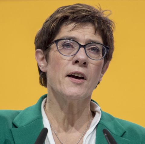 CDU-Vorsitzende: Sie verzichtete auf 200.000 Euro und ist gegen die Homo-Ehe: Was Sie über AKK wissen sollten
