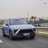 Der ES8 soll dank des neuesten Mobileye EyeQ4-Chips und 23 Sensoren autonome Fahrfunktionen, wie zum Beispiel den Stauassistente