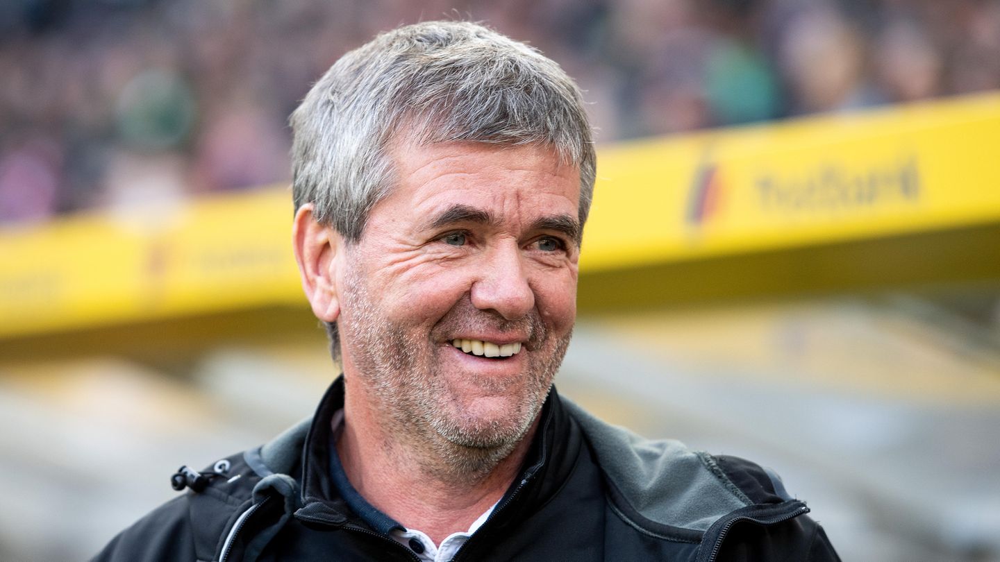 "Wir haben zu wenig Punkte für die Leistungen, die wir gezeigt haben. Aber das ist mir immer noch lieber als keine Punkte und keine Leistung."  (Düsseldorfs Trainer Friedhelm Funkel)
