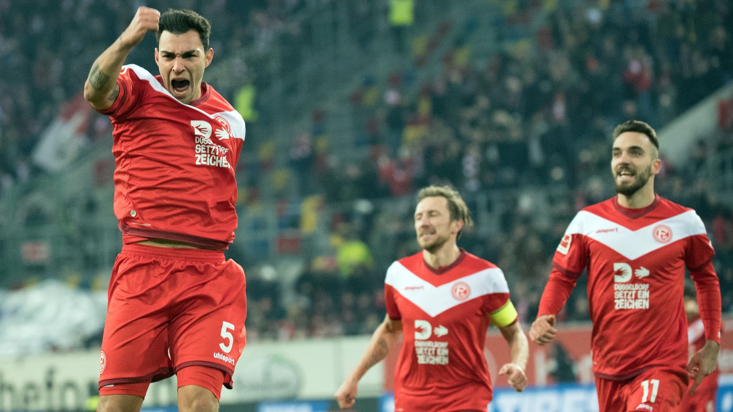 "Um als Verteidiger einen Doppelpack machen, muss schon viel zusammenkommen. Ich zocke relativ oft Fifa. Da stelle ich mich immer in den Sturm. Vielleicht bringt das was."   (Düsseldorfs Abwehrchef Kaan Ayhan, der beim Comeback nach sechs Wochen beide Tore zum 2:0 gegen Freiburg erzielte)