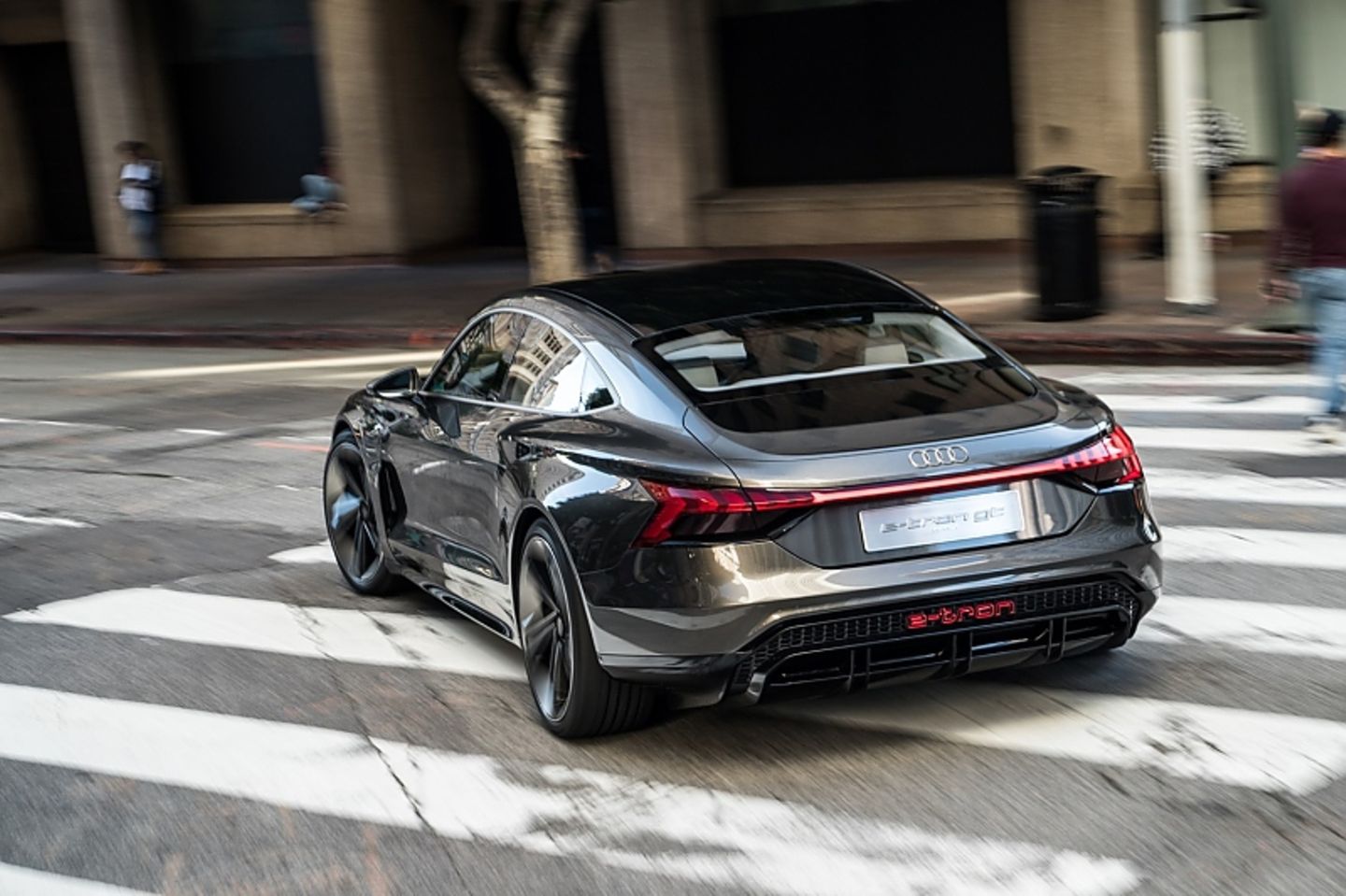 Audi E-Tron GT - 4,96 Meter lang