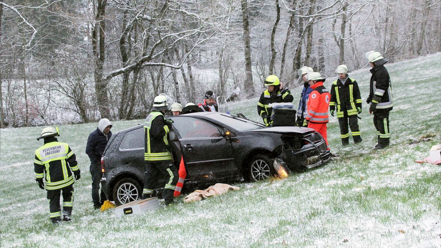 Eisglätte - Glättegefahr - rutschige Straßen- Deutschland