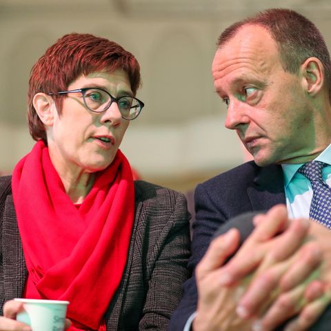 CDU: Friedrich Merz bietet Kramp-Karrenbauer offenbar Hilfe an - will aber in der Wirtschaft bleiben
