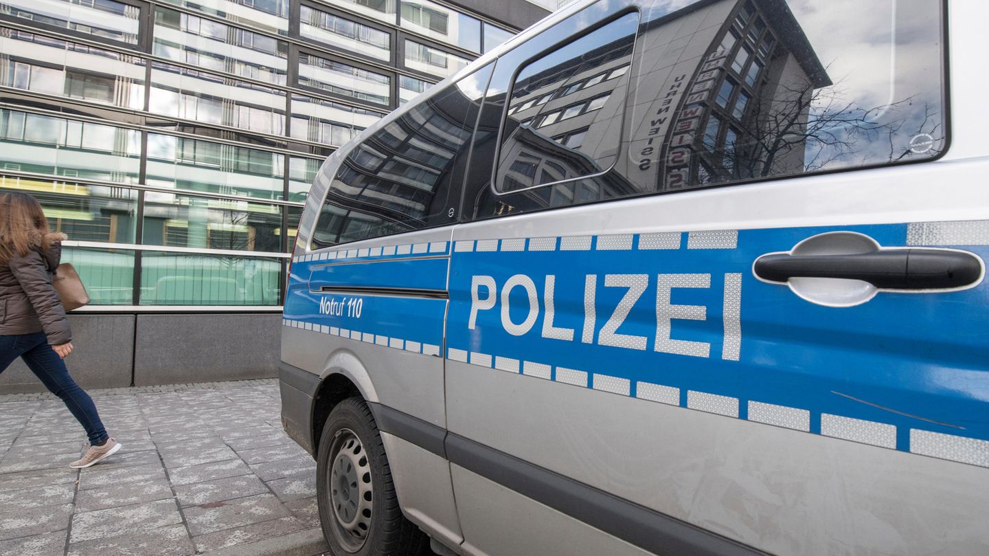 Gibt es ein rechtsextremes Netzwerk innerhalb der Frankfurter Polizei?