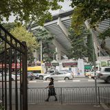 Der Club befindet sich hinter Tor 18 im ehemaligen Lenin-, heute Dinamo-­Stadion 