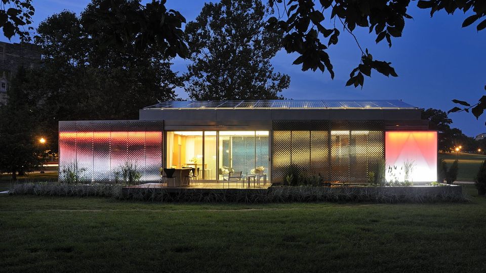 Hightech gegen Hitze: In natürlicher Umgebung wirkt das FutureHaus noch besser, als auf dem kargen Ausstellungegelände. In natürlicher Umgebung wirkt das FutureHaus noch besser, als auf dem kargen Ausstellungegelände.